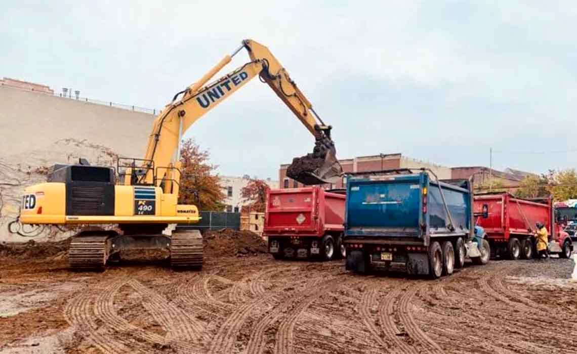 C Francis Corp removing 200 yards of dirt at Atlantic Ave site